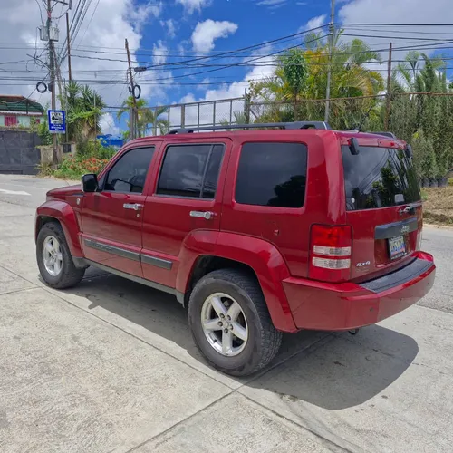 Jeep Cherokee Sport 2015 Rojo Caracas