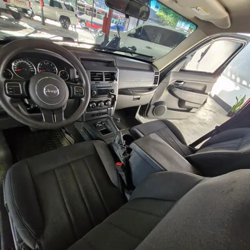 Jeep Cherokee kk 2013 Verde Caracas