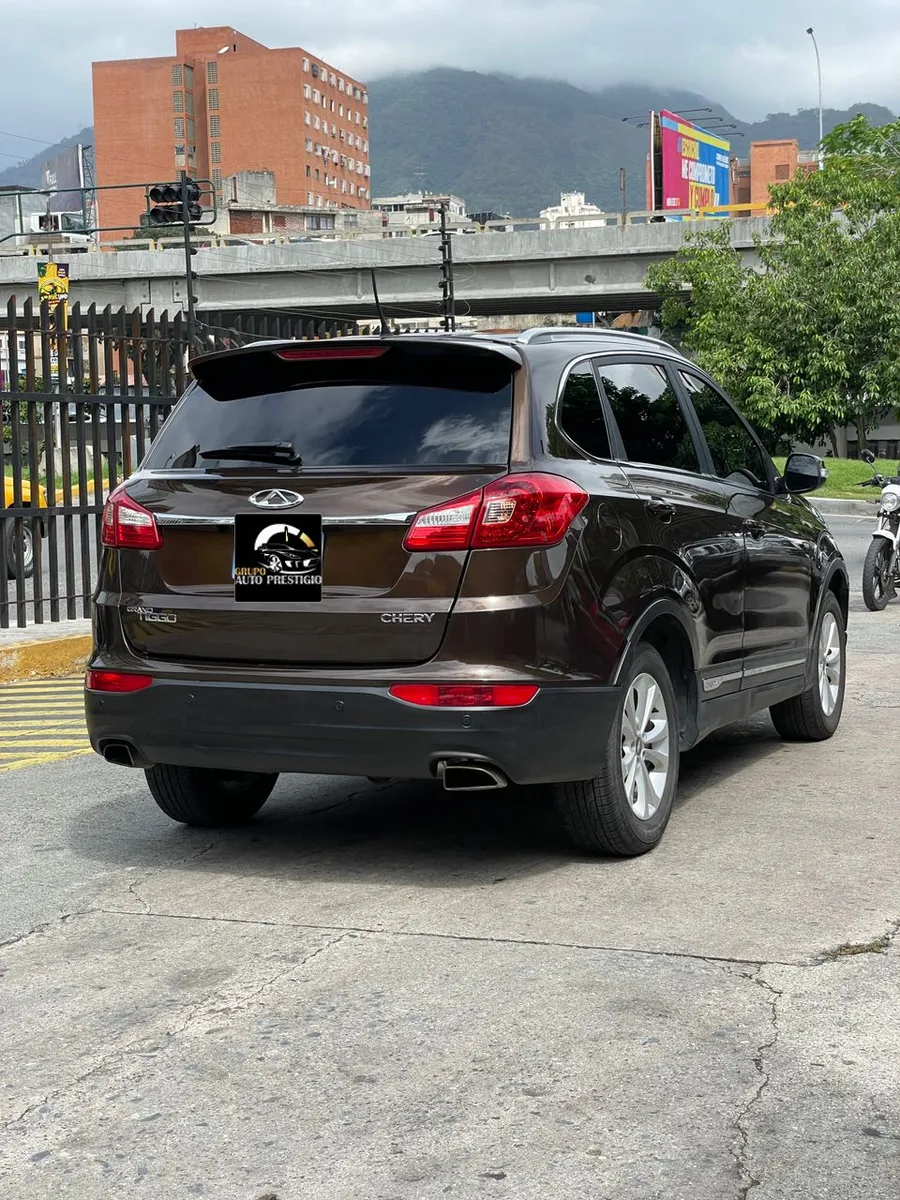 Chery Grand Tiggo 2015 Marrón Caracas