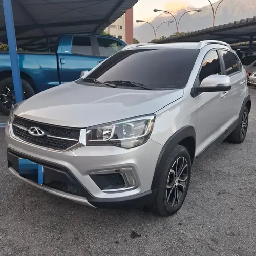 Chery Tiggo 2 2023 Gris Caracas