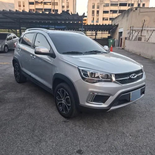 Chery Tiggo 2 2023 Gris Caracas