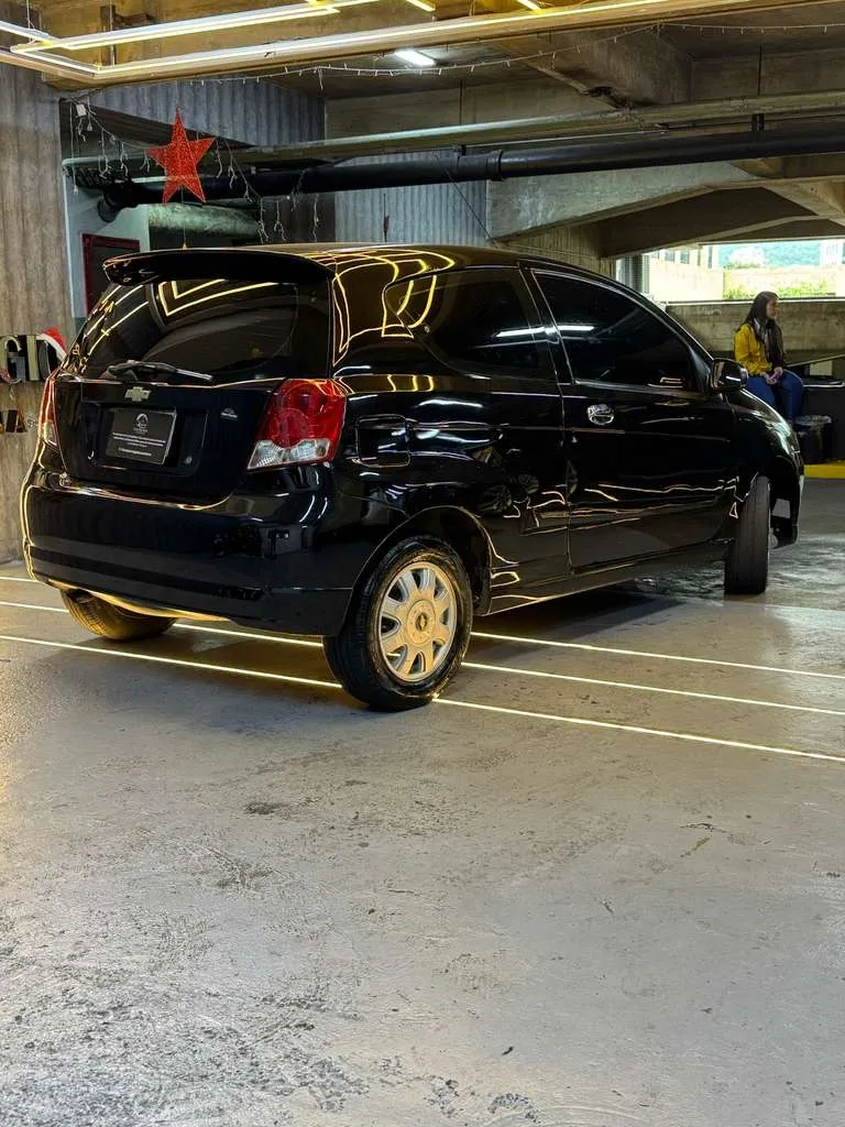 Chevrolet Aveo 2010 hatchback negro6
