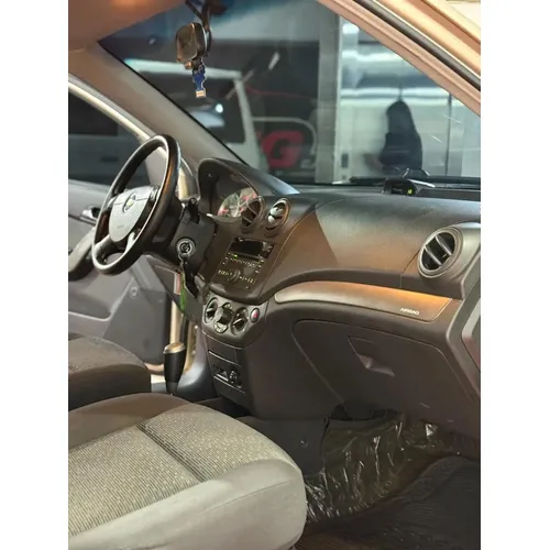 Chevrolet Aveo LT 2012 Dorado Caracas