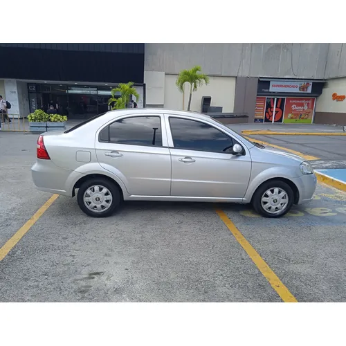 Chevrolet Aveo LT 2011 Plateado Caracas