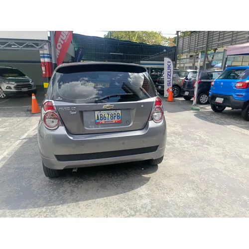 Chevrolet Aveo LT 2013 Gris Caracas