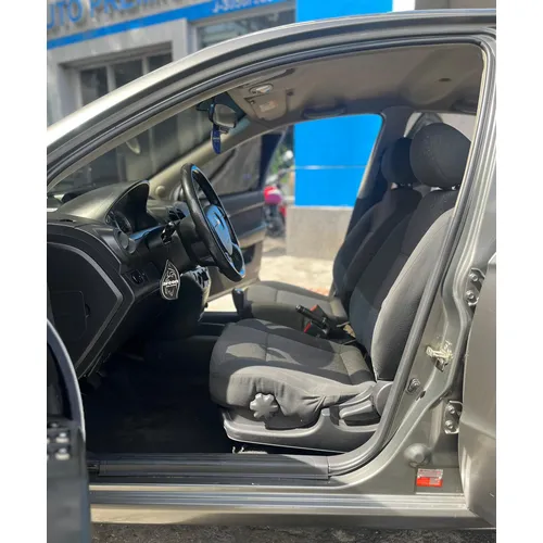 Chevrolet Aveo LT 2011 Gris Caracas