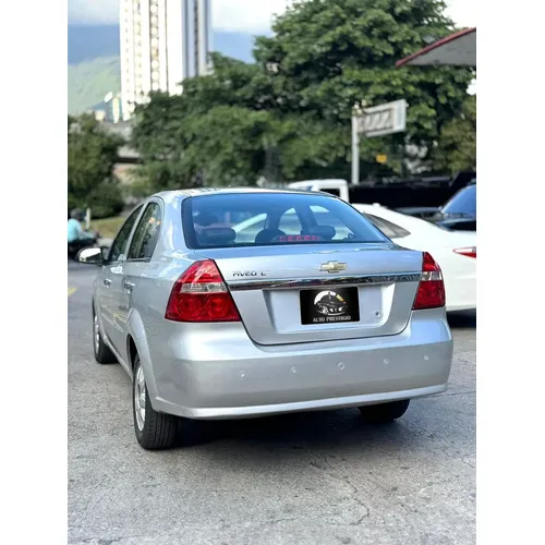 Chevrolet Aveo LT 2013 Plateado Caracas