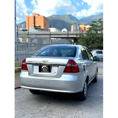 Chevrolet Aveo LT 2013 Plateado Caracas