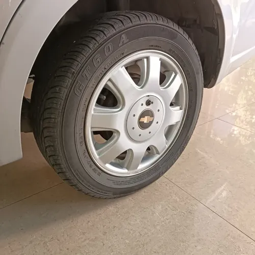 Chevrolet Aveo LT 2013 Plateado Caracas