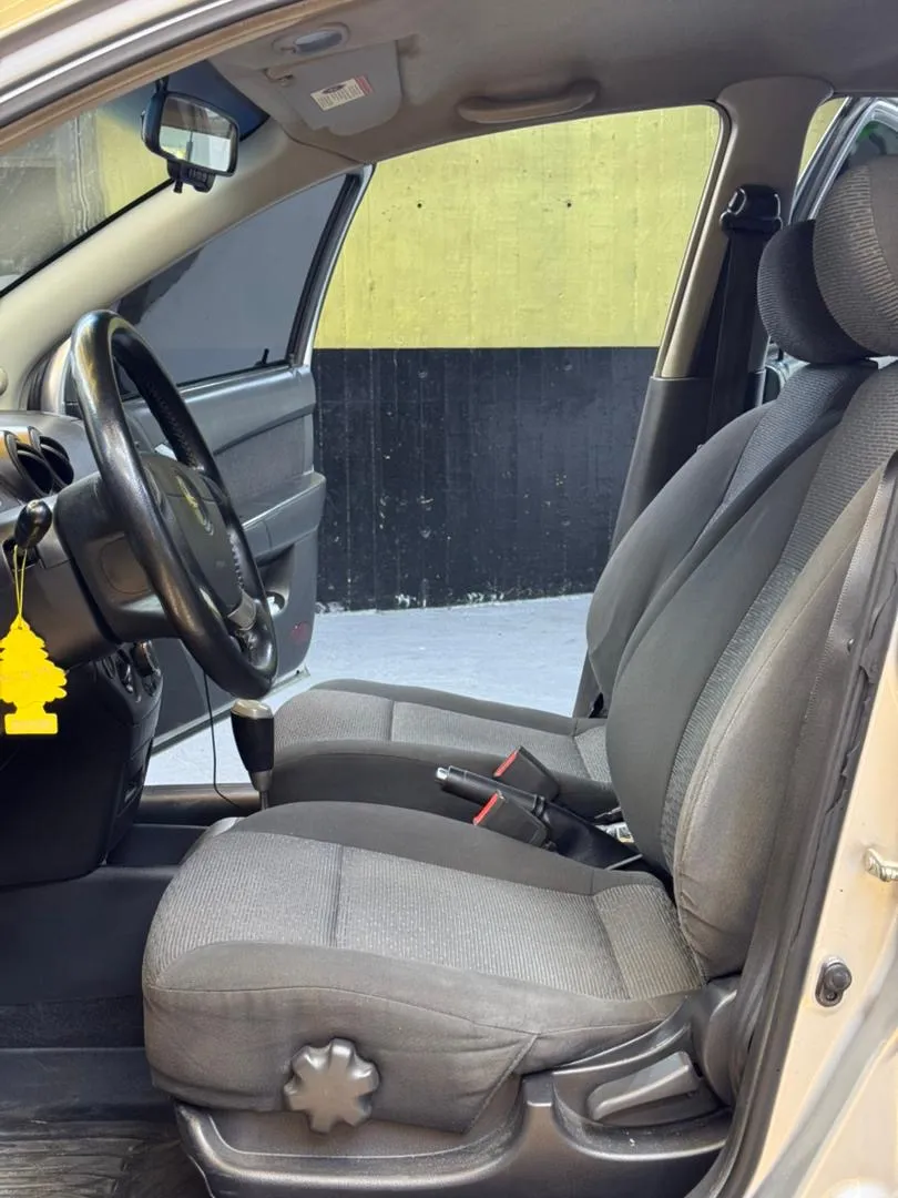 Chevrolet Aveo LT 2013 Plateado Caracas