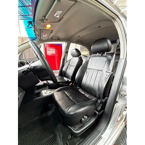 Chevrolet Aveo LT 2010 Plateado Caracas