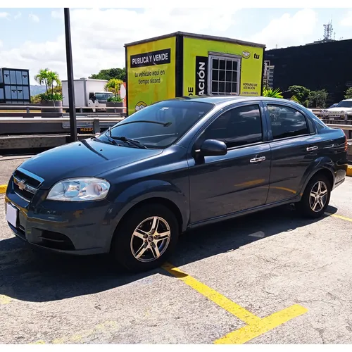 Chevrolet Aveo LT 2013 Gris Caracas