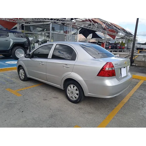 Chevrolet Aveo LT 2011 Plateado Caracas
