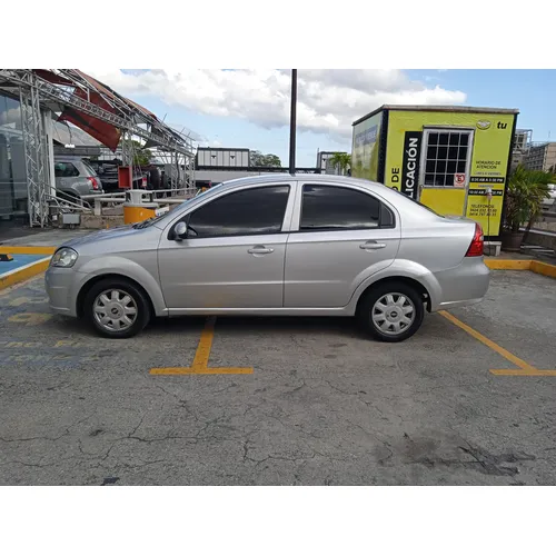 Chevrolet Aveo LT 2011 Plateado Caracas