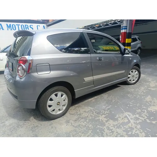 Chevrolet Aveo LT 2013 Gris Caracas