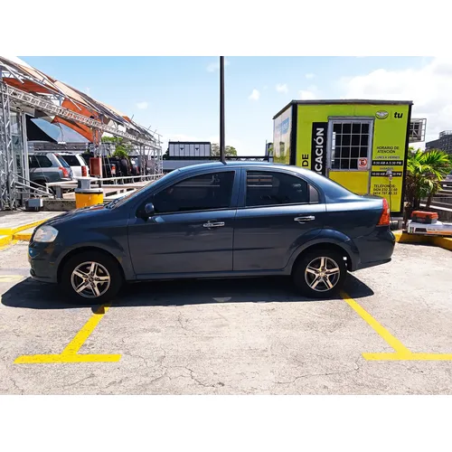 Chevrolet Aveo LT 2013 Gris Caracas