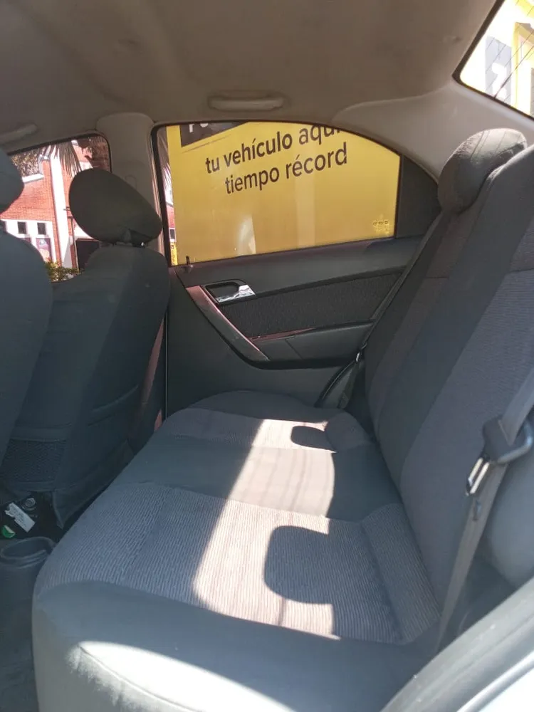 Chevrolet Aveo LT 2011 Plateado Maracay