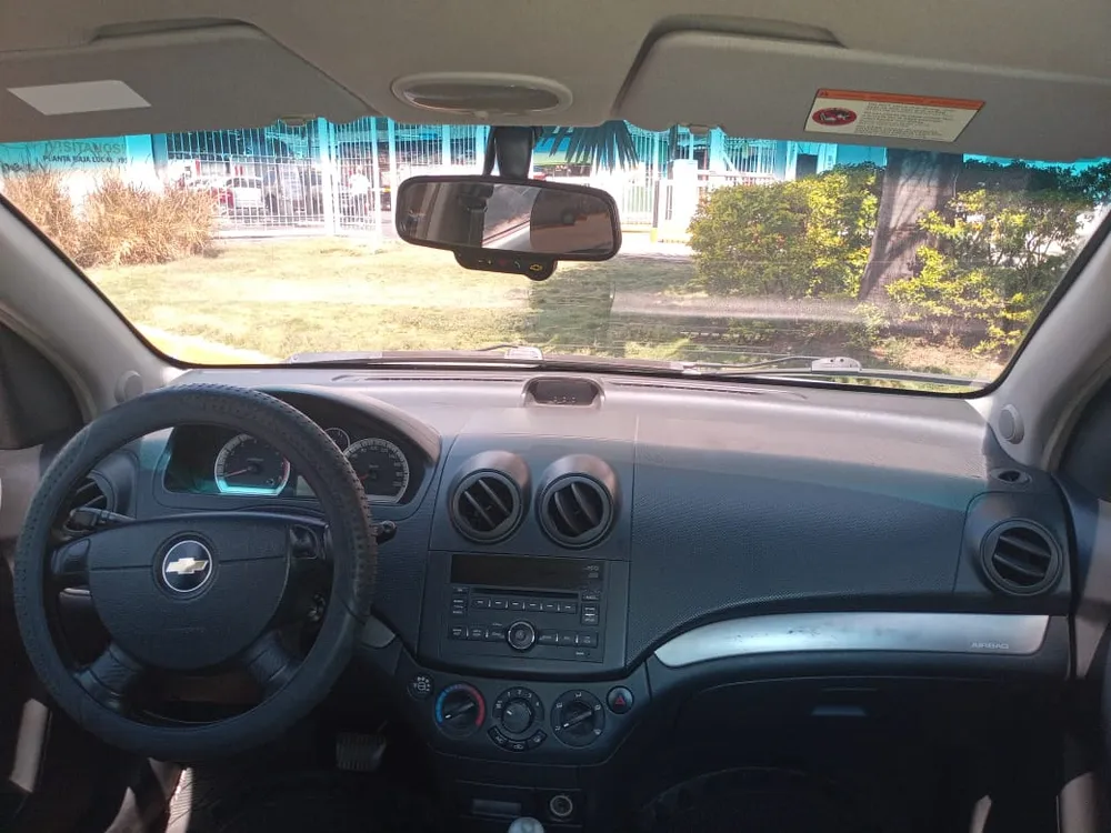 Chevrolet Aveo LT 2011 Plateado Maracay