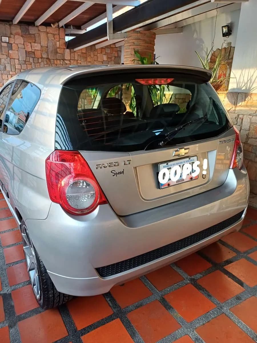 Chevrolet Aveo automático 2014 Plateado