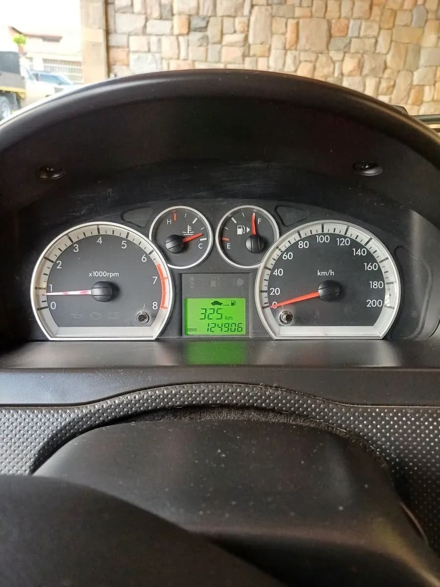 Chevrolet Aveo automático 2014 Plateado