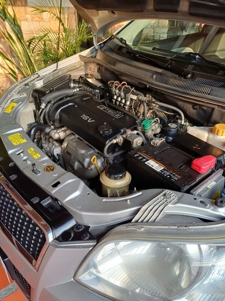 Chevrolet Aveo automático 2014 Plateado