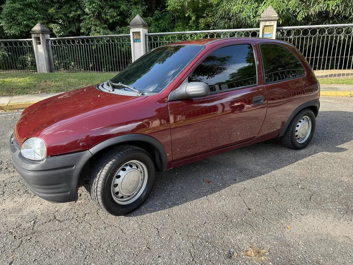 Chevrolet Corsa MPFI Año 2000 Rojo