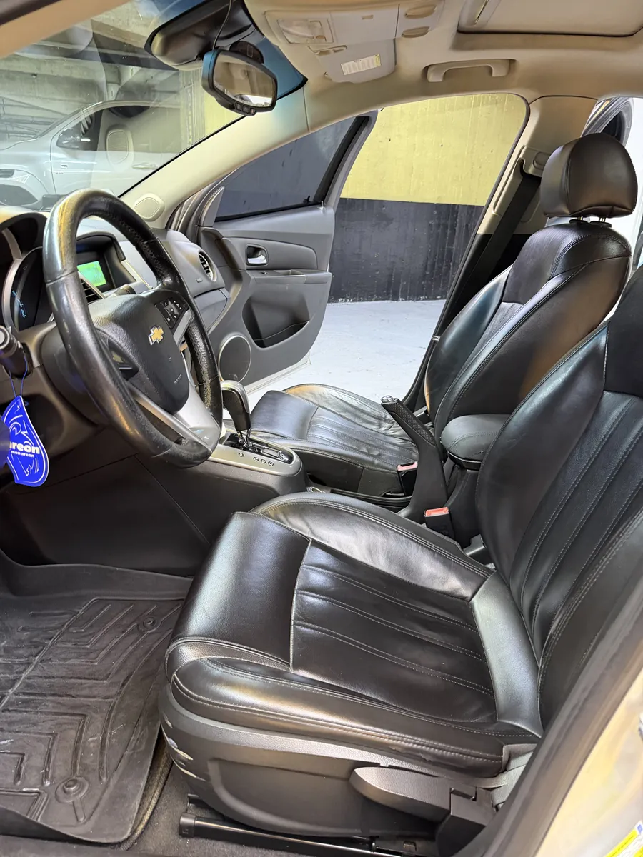 Chevrolet Cruze 2011 sedan plateado8