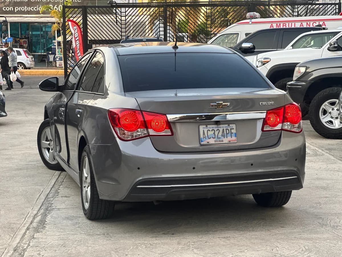 Chevrolet Cruze 2015 versión full equipo Gris