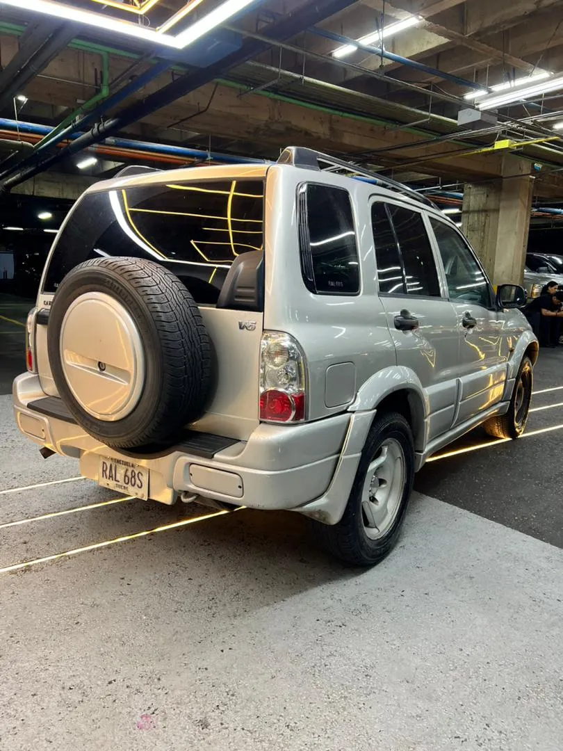Chevrolet Grand Vitara 2005 Plateado Caracas