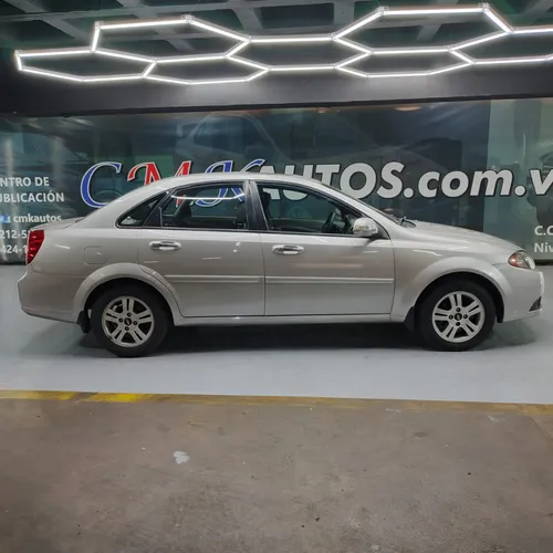 Chevrolet Optra Advance 2010 Plateado Caracas