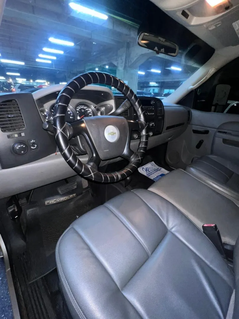 Chevrolet 3500 HD 2011 Plateado Caracas