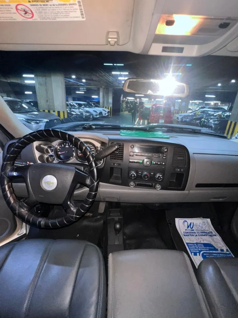 Chevrolet Rey Camión 3500hd 2011 PLATA11