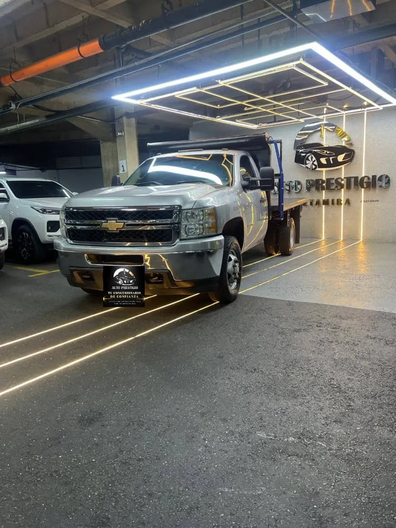 Chevrolet 3500 HD 2011 Plateado Caracas