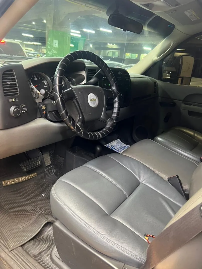 Chevrolet Rey Camión 3500hd 2011 PLATA6