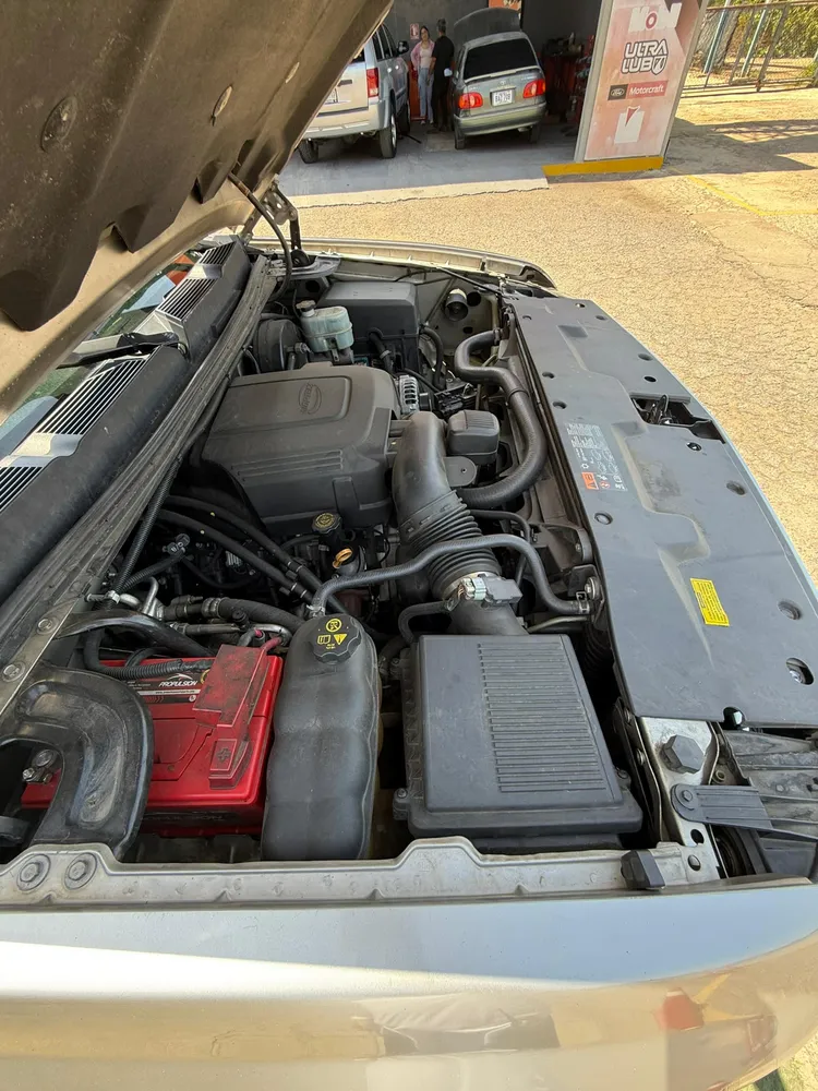 Chevrolet Silverado LT 2011 Gris Lechería