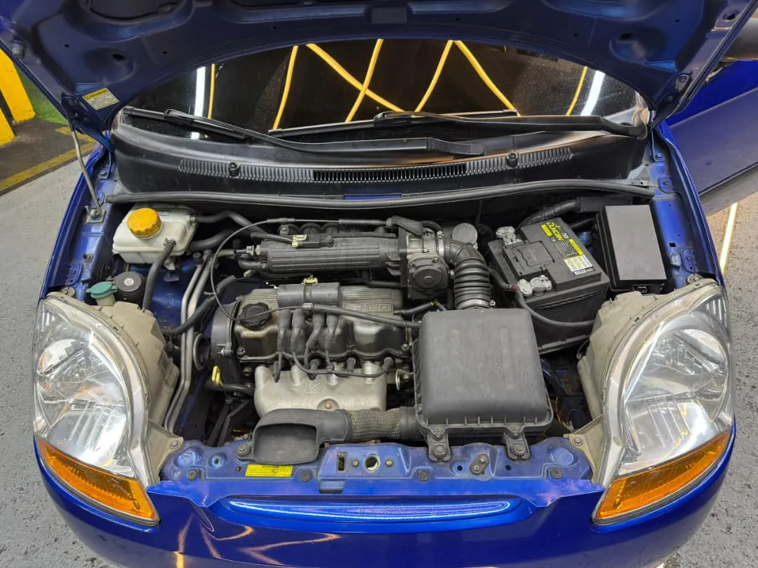 Chevrolet Spark 2011 hatchback azul10