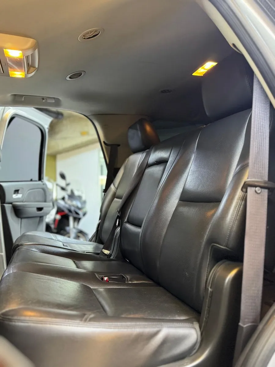 Chevrolet Tahoe Ltz 2014 4x4 Plateado4