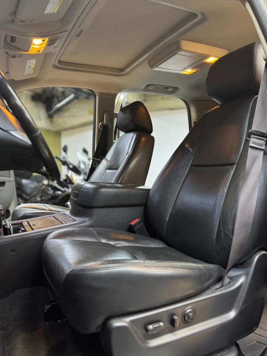 Chevrolet Tahoe Ltz 2014 4x4 Plateado5