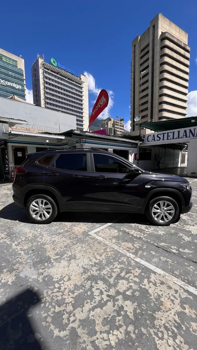 Chevrolet Tracker GL 2024 Gris Caracas