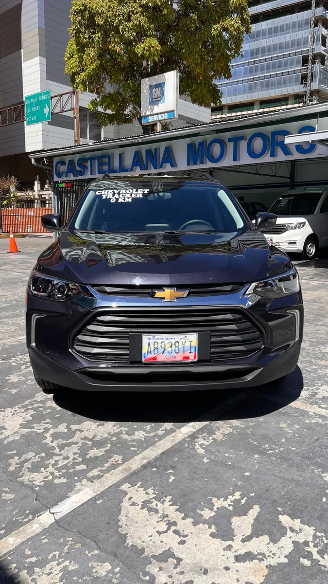 Chevrolet Tracker GL 2024 Gris Caracas