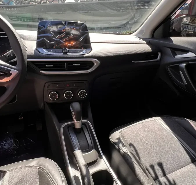 Chevrolet Tracker GL 2024 Gris6