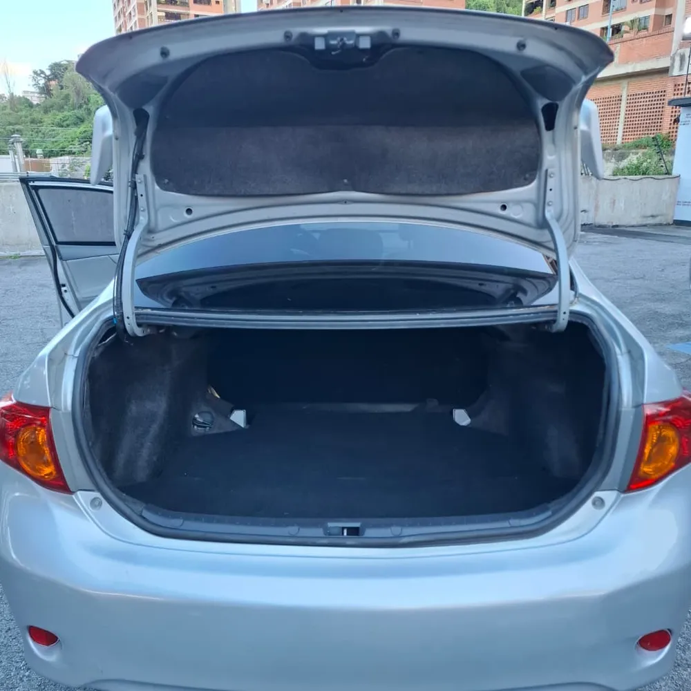 Toyota Corolla GLI 2010 Plateado Caracas