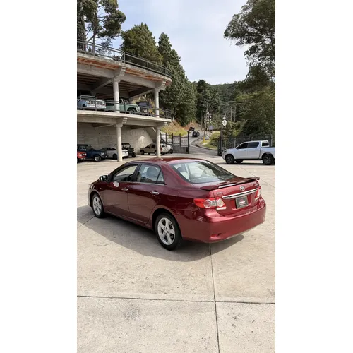 Toyota Corolla GLI 2011 Rojo