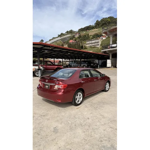 Toyota Corolla GLI 2011 Rojo