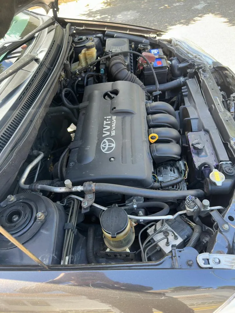 Toyota Corolla GLI 2004 Gris Caracas