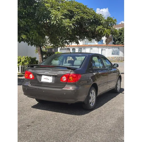 Toyota Corolla GLI 2004 Gris Caracas