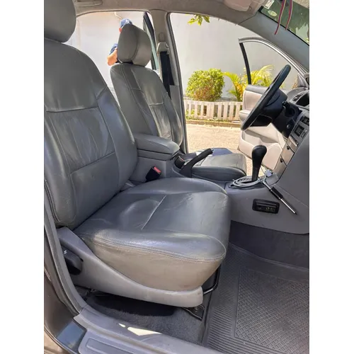 Toyota Corolla GLI 2004 Gris Caracas