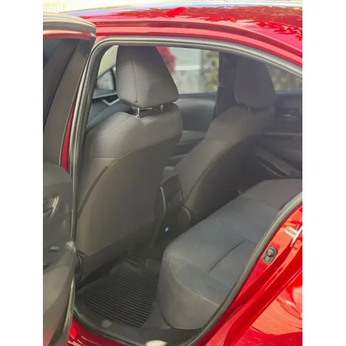 Toyota Corolla LE 2023 Rojo Caracas