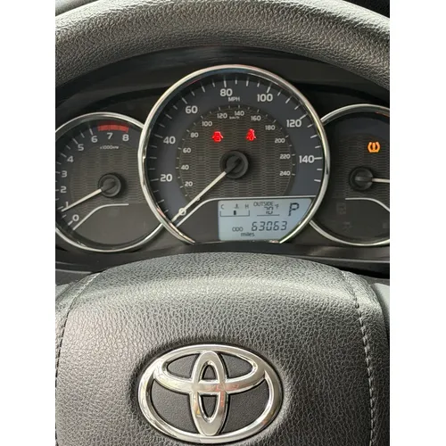 Toyota Corolla LE 2015 Gris Caracas