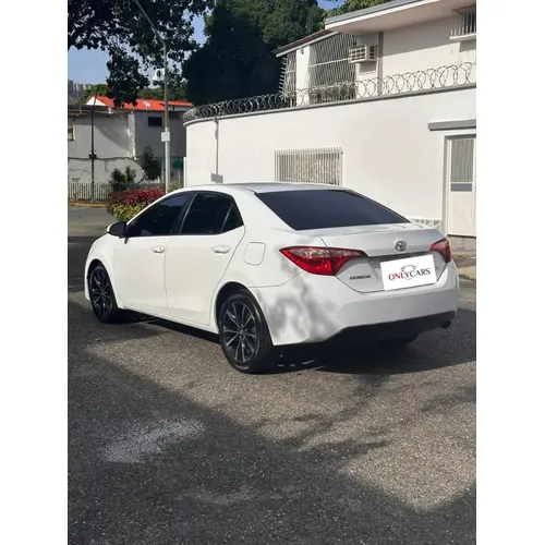Toyota Corolla LE 2017 Blanco Caracas